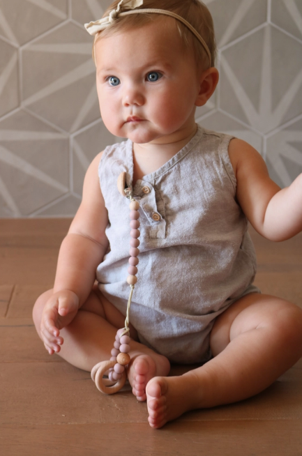 Blush Pacifier Clip (LofP)